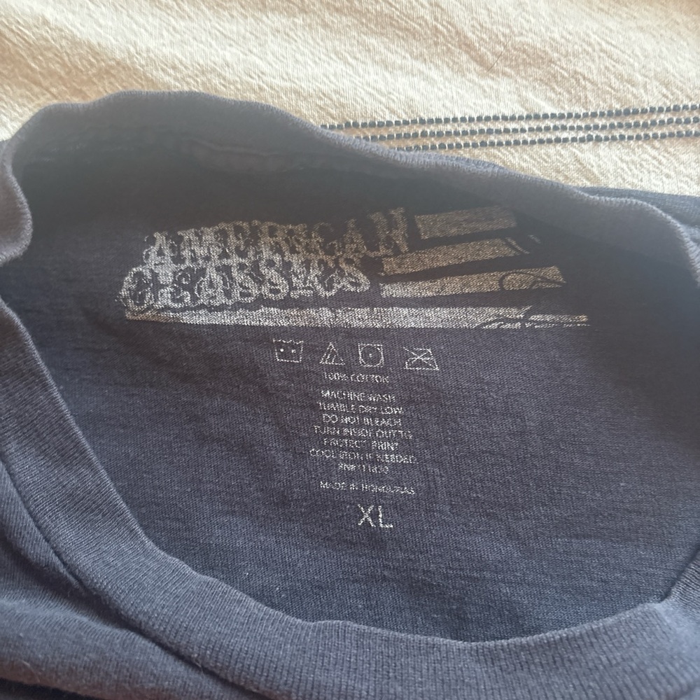 American Classics Graphic Tee - Picture 2 of 2
